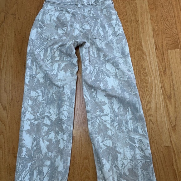 EUC Hollister Camo Low Rise Baggy Jeans Size 00R W24 raw edge - Picture 9 of 12